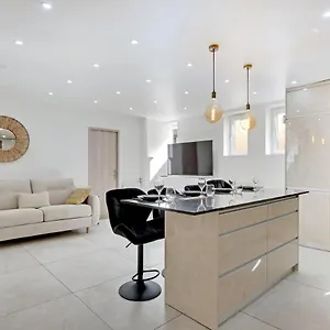 https://cmg-flandre-cosy-apartment-4p-1br.fr-paris.fr